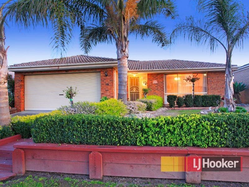 19 Ironbark Close, Hampton Park VIC 3976