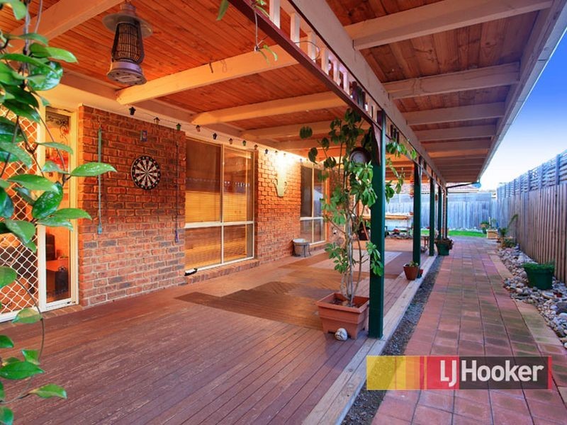 19 Ironbark Close, Hampton Park VIC 3976