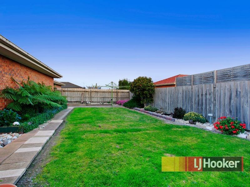 19 Ironbark Close, Hampton Park VIC 3976