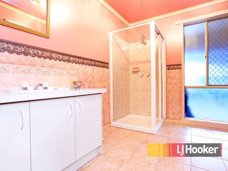 19 Ironbark Close, Hampton Park VIC 3976