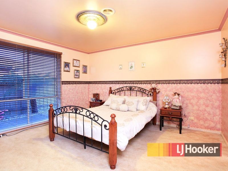 19 Ironbark Close, Hampton Park VIC 3976