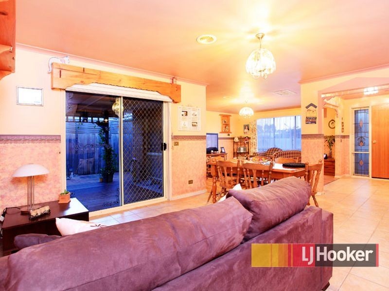 19 Ironbark Close, Hampton Park VIC 3976