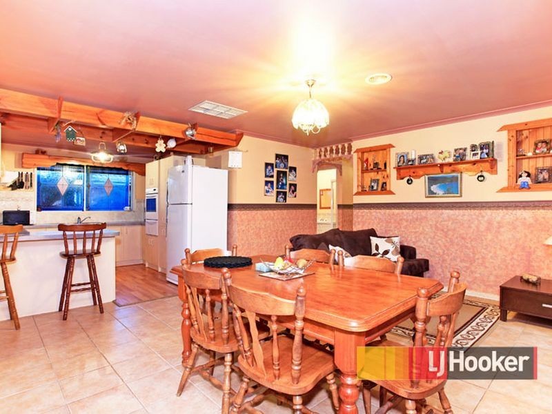 19 Ironbark Close, Hampton Park VIC 3976