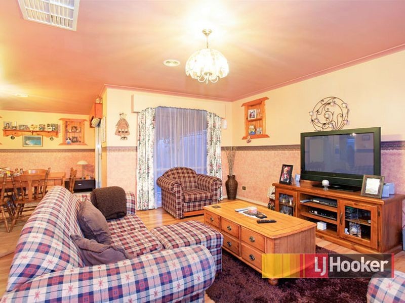 19 Ironbark Close, Hampton Park VIC 3976