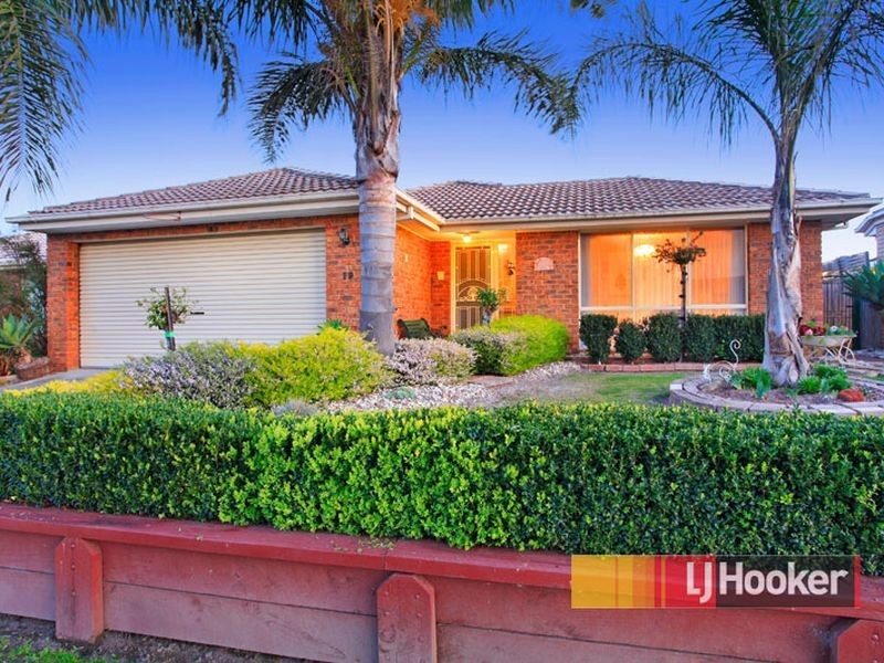 19 Ironbark Close, Hampton Park VIC 3976