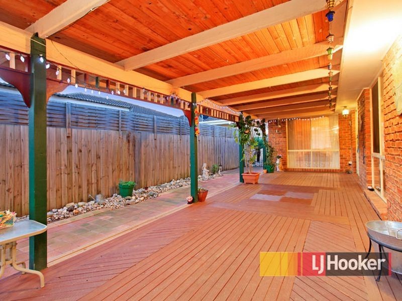 19 Ironbark Close, Hampton Park VIC 3976