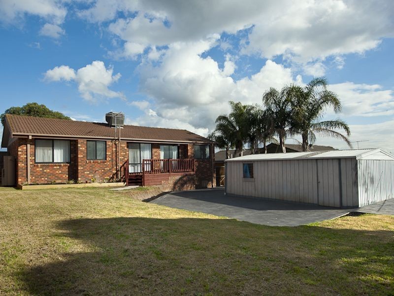 66 Oaktree Drive, Hampton Park VIC 3976
