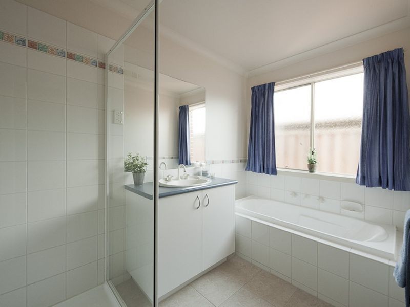 13 Hadley Circuit, Narre Warren South VIC 3805