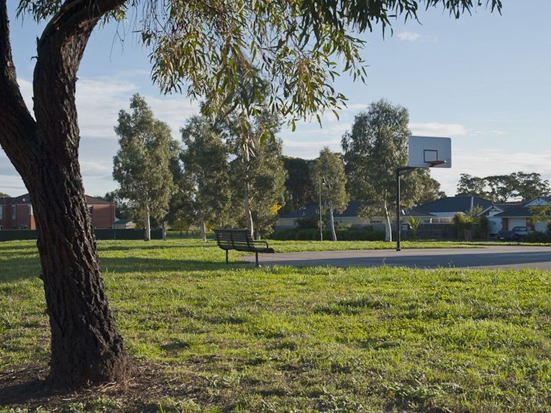 13 Hadley Circuit, Narre Warren South VIC 3805