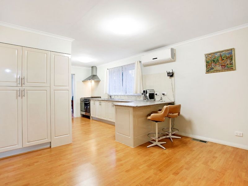 34 Vanessa Drive, Hampton Park VIC 3976