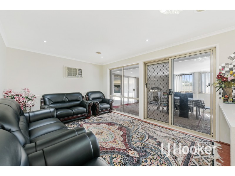 1 Reeves Court, Hampton Park VIC 3976