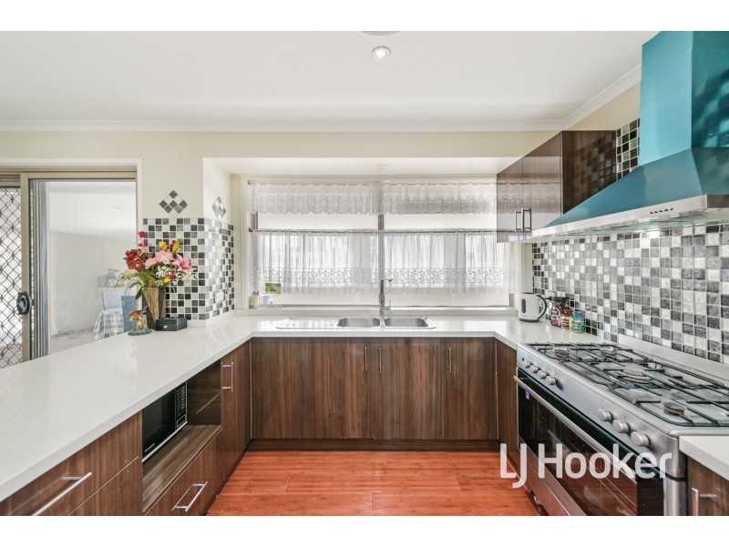 1 Reeves Court, Hampton Park VIC 3976