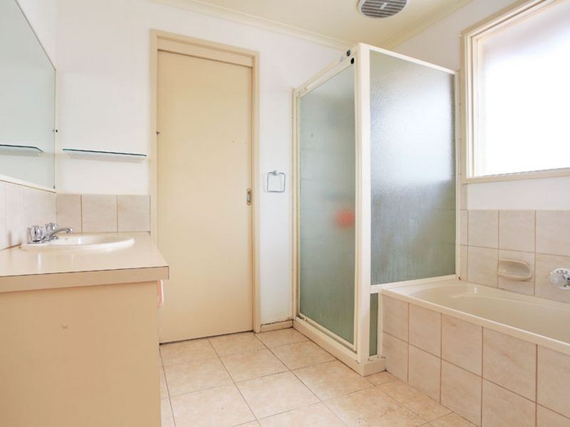 1 Beth Court, Hampton Park VIC 3976