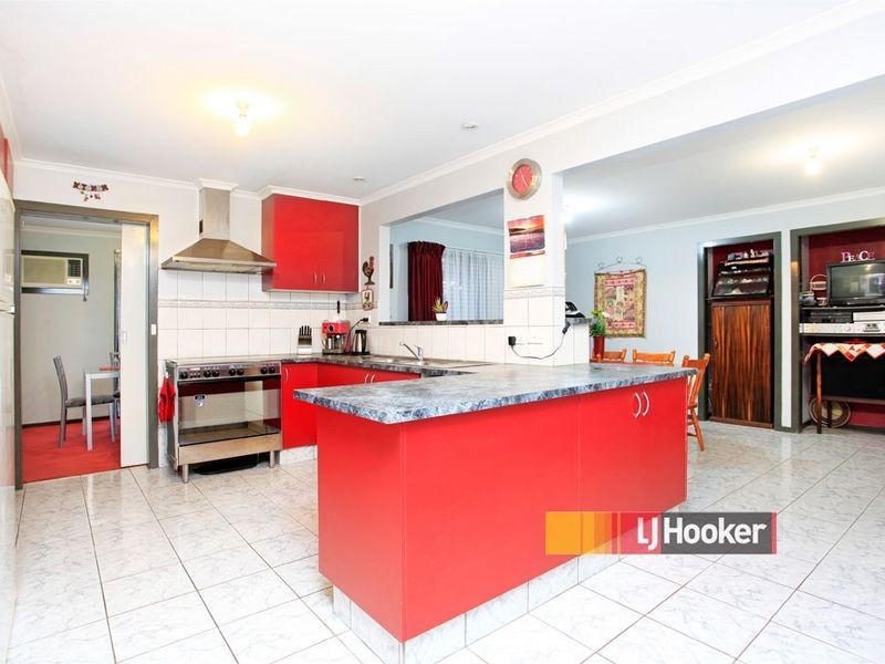 62 Greenvalley Crescent, Hampton Park VIC 3976