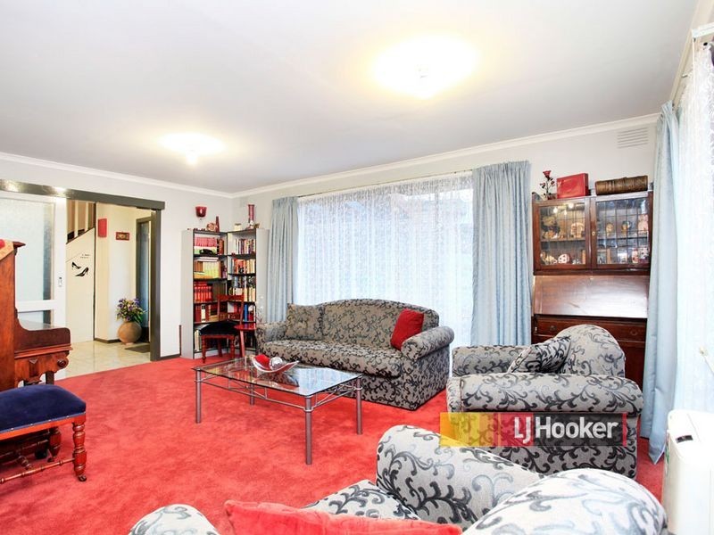 62 Greenvalley Crescent, Hampton Park VIC 3976