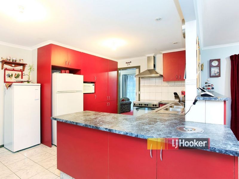 62 Greenvalley Crescent, Hampton Park VIC 3976