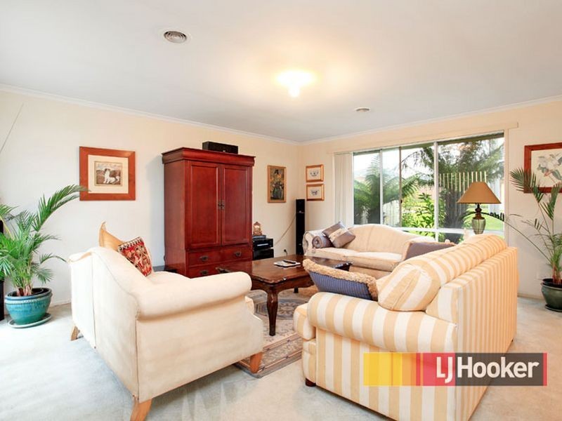 11 Olive Road, Hampton Park VIC 3976