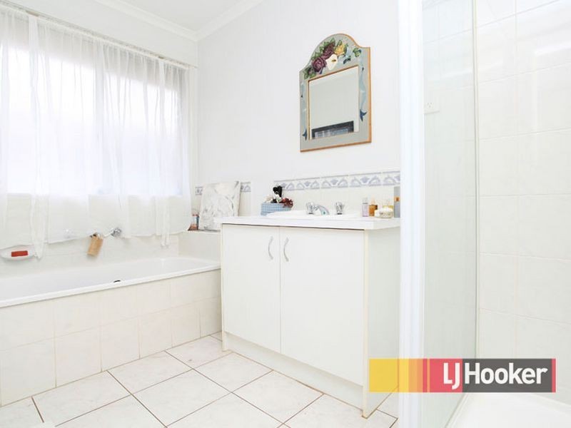 11 Olive Road, Hampton Park VIC 3976