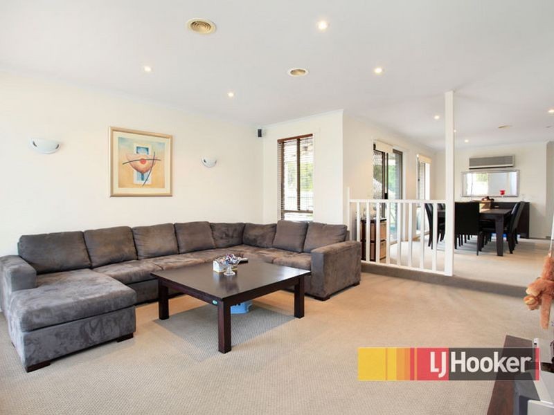 64 The Parkway, Hampton Park VIC 3976