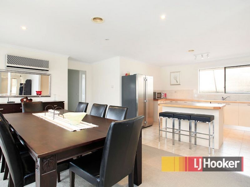 64 The Parkway, Hampton Park VIC 3976