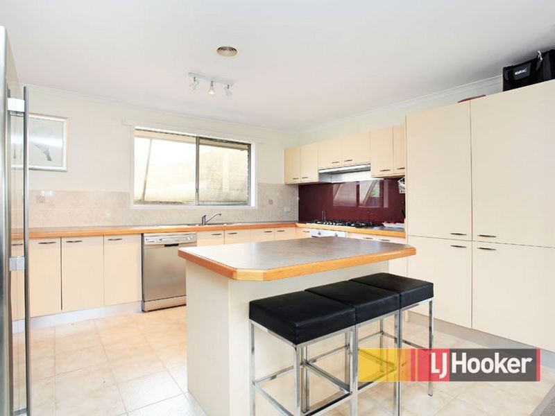 64 The Parkway, Hampton Park VIC 3976