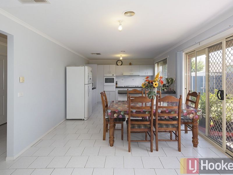 4 Strabane Way, Hampton Park VIC 3976