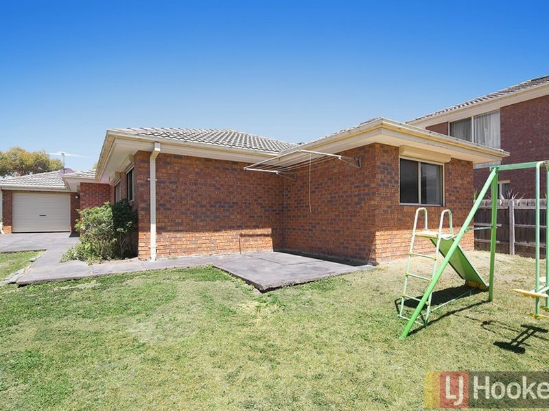 4 Strabane Way, Hampton Park VIC 3976