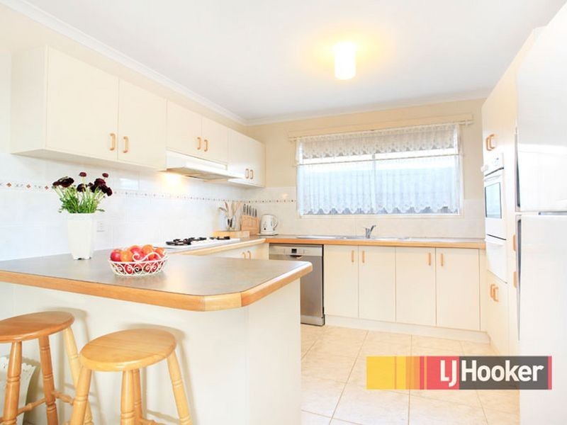 5 Shaftsbury Avenue, Berwick VIC 3806