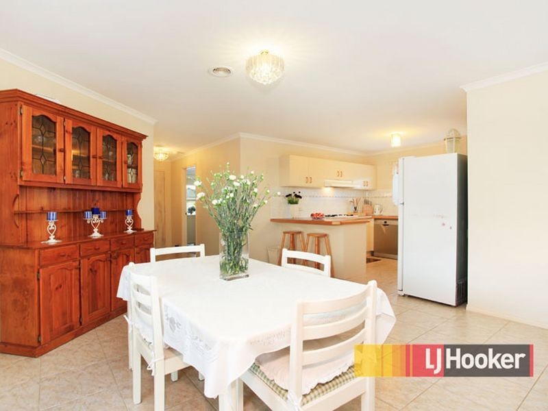 5 Shaftsbury Avenue, Berwick VIC 3806