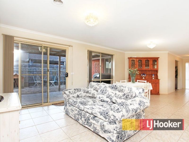 5 Shaftsbury Avenue, Berwick VIC 3806