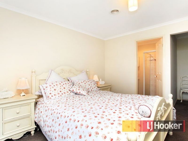 5 Shaftsbury Avenue, Berwick VIC 3806