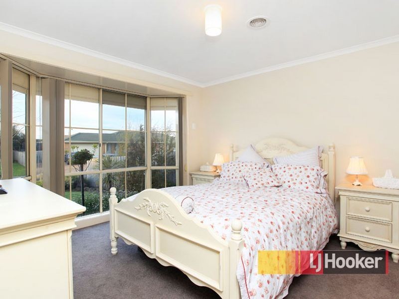 5 Shaftsbury Avenue, Berwick VIC 3806