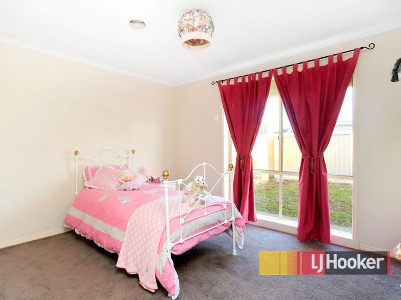 5 Shaftsbury Avenue, Berwick VIC 3806