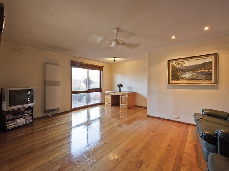 3 Oaktree Drive, Hampton Park VIC 3976