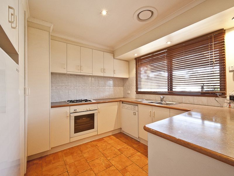 3 Oaktree Drive, Hampton Park VIC 3976