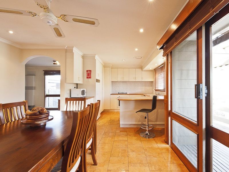 3 Oaktree Drive, Hampton Park VIC 3976