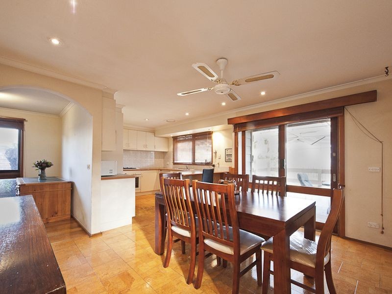 3 Oaktree Drive, Hampton Park VIC 3976