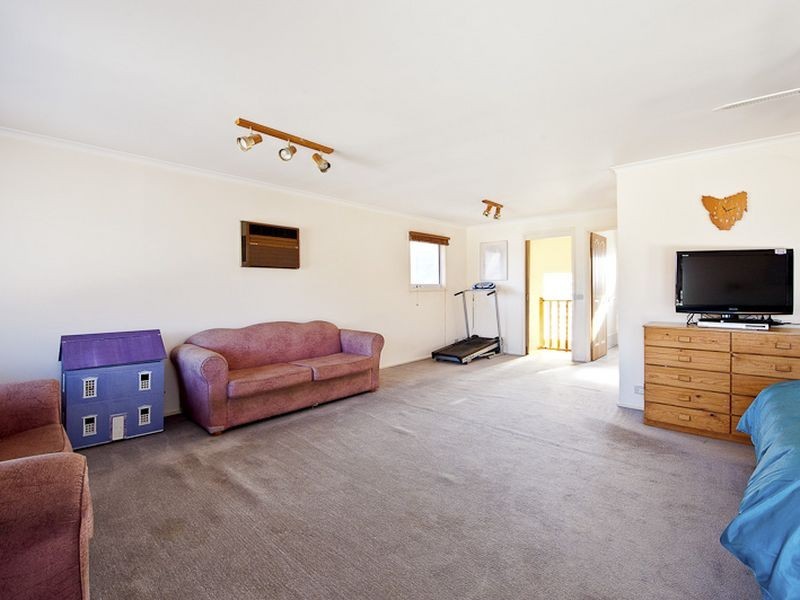 3 Oaktree Drive, Hampton Park VIC 3976