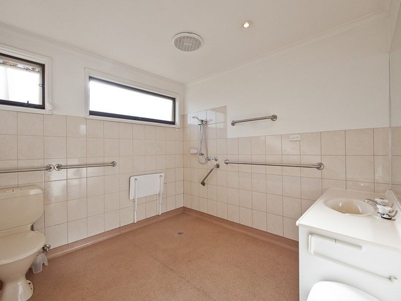 3 Oaktree Drive, Hampton Park VIC 3976