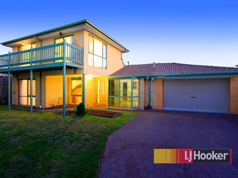 8 Ungarie Court, Hampton Park VIC 3976