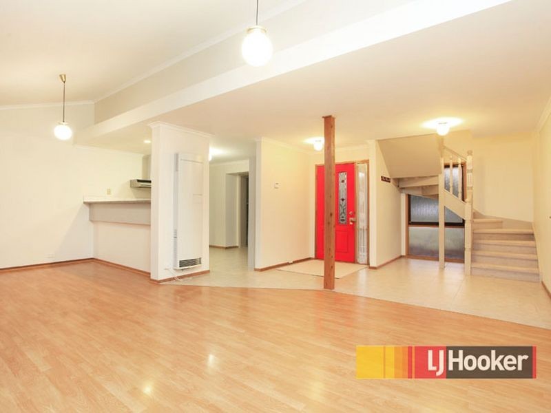 8 Ungarie Court, Hampton Park VIC 3976