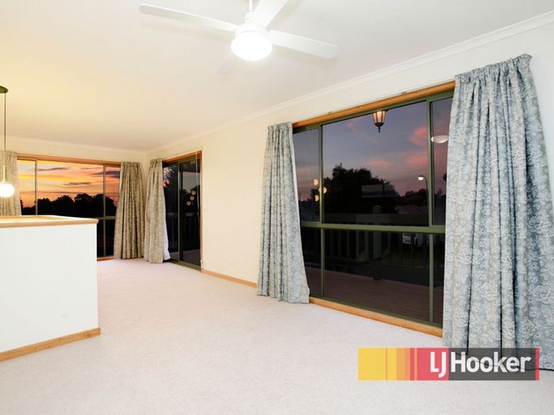 8 Ungarie Court, Hampton Park VIC 3976