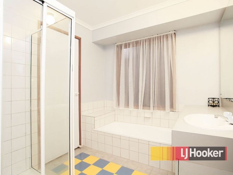 8 Ungarie Court, Hampton Park VIC 3976