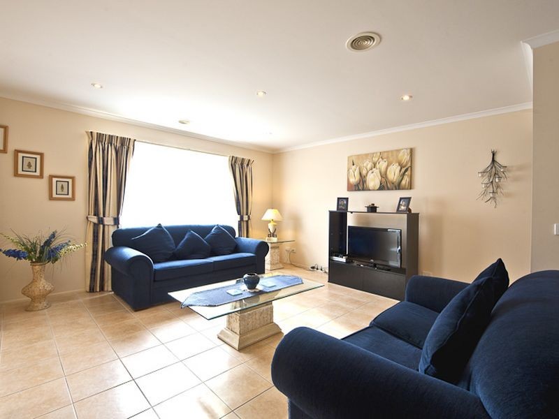 28 Eldershaw Drive, Lynbrook VIC 3975