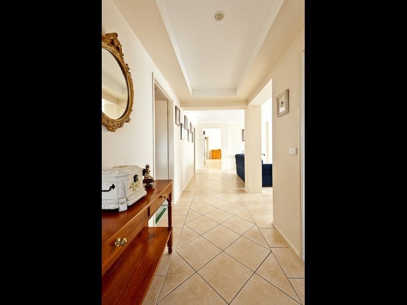28 Eldershaw Drive, Lynbrook VIC 3975