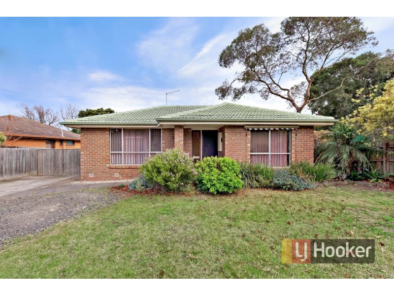 13 Oaktree Drive, Hampton Park VIC 3976