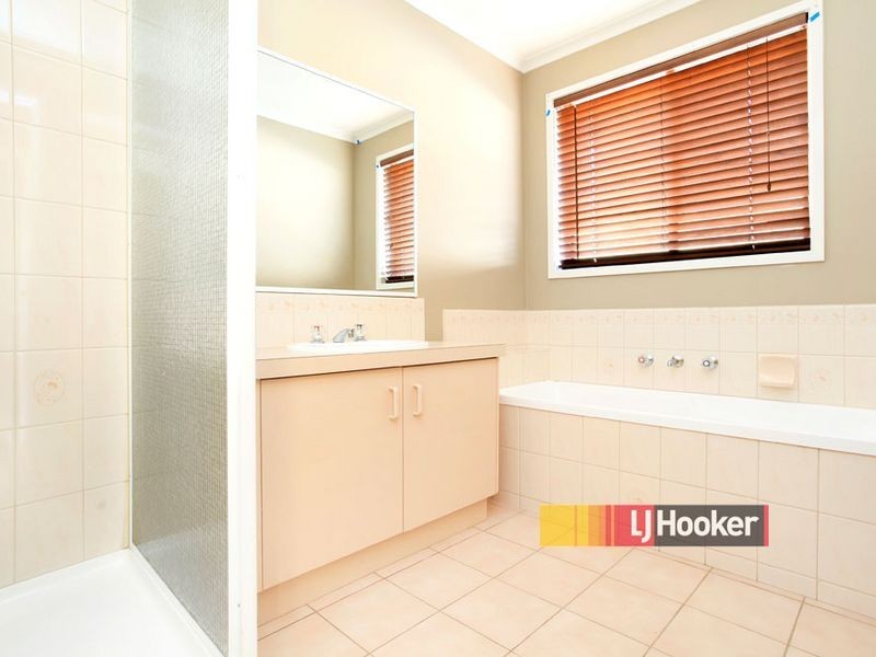 12 Sandhurst Mews, Hampton Park VIC 3976