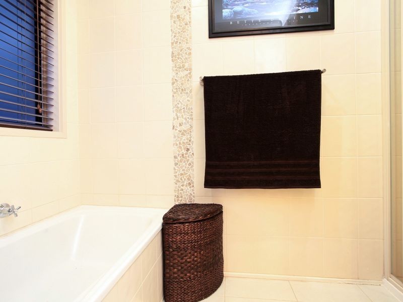 24 The Grange, Hampton Park VIC 3976