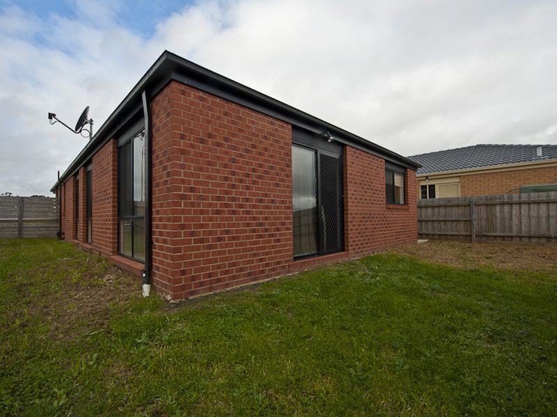 21 Tekarra Drive, Hampton Park VIC 3976