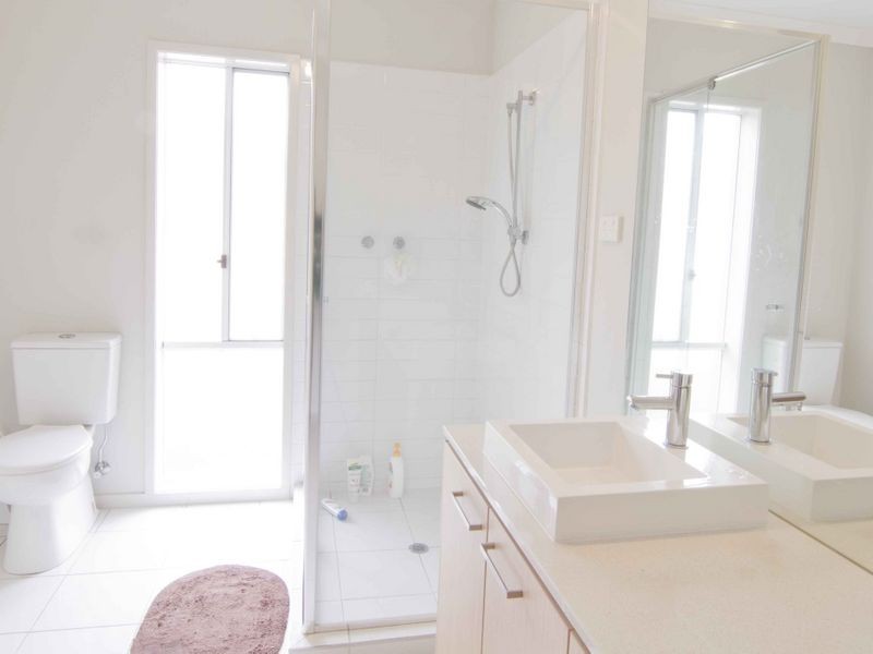 18 Parslow Crescent, Lynbrook VIC 3975